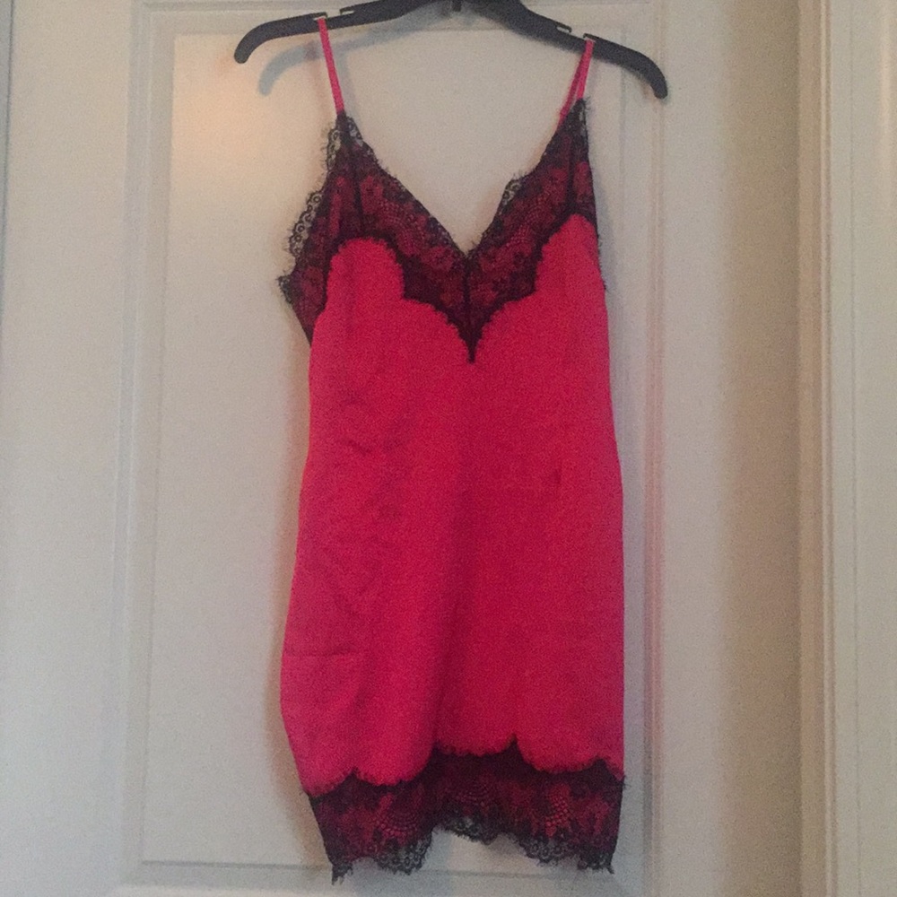 Pretty Little Thing dress